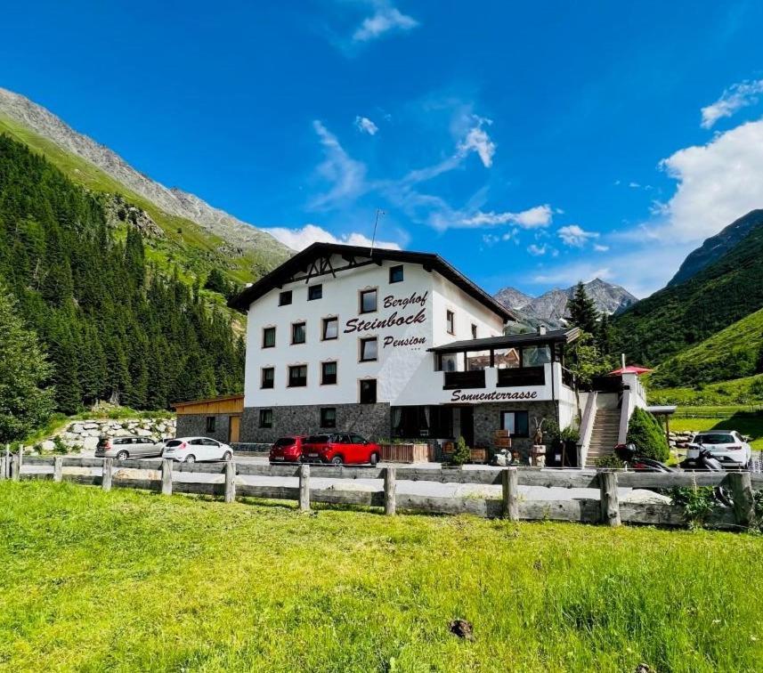 Apart Berghof Steinbock Sankt Leonhard im Pitztal Exterior photo